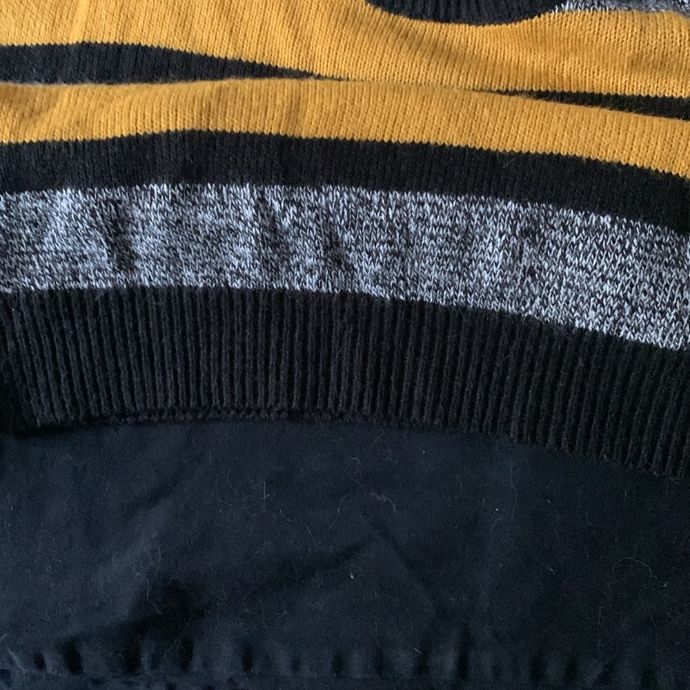 Sweater by Divided - Picture 2 of 3